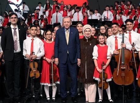 Cumhurbaşkanı Erdoğan, Cumhurbaşkanlığı Çocuk Orkestrası ve Korosu Konseri'ni dinledi