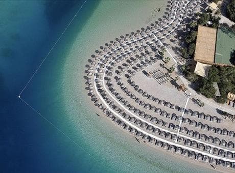 Akdeniz'de mavi rekabet! Türkiye’nin mavi bayraklı plaj sayısı 580’e yükseldi
