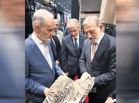 Türk tekstili için 45 ülkeden geldiler