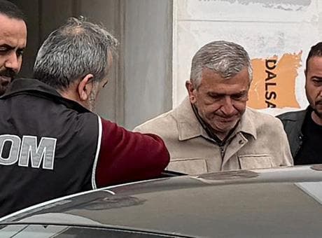Akçakoca Belediye Başkanı Fikret Albayrak, tutuklandı