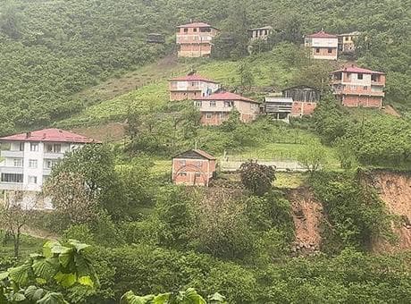 Giresun'da heyelan paniği! 11 ev boşaltıldı
