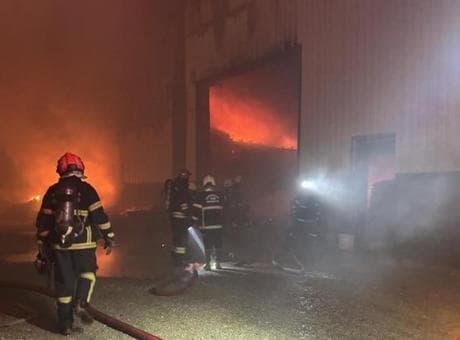 Gaziantep'te mobilya fabrikasında yangın çıktı
