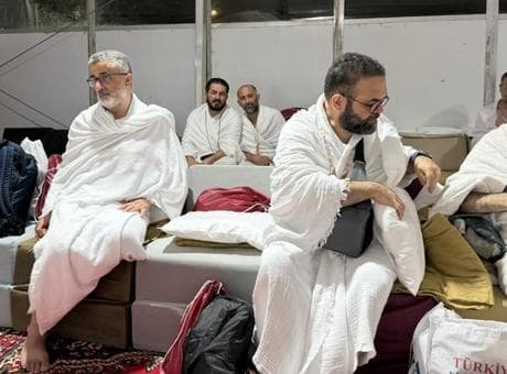 Milyonlarca Müslüman Arafat'ta! Türk hacı adayları da vakfe saatini bekliyor