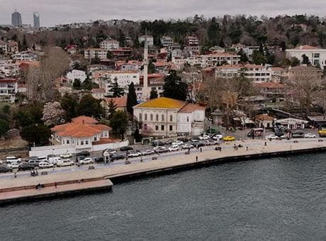 Sarıyer'de korkutan anlar! Denize atlayıp fenalaşan kadın son anda kurtarıldı