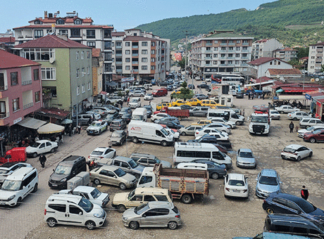 Bayram göçü başladı! Marmaris’e 40 bin araç girdi: Cide’de nüfus 10 katına çıktı