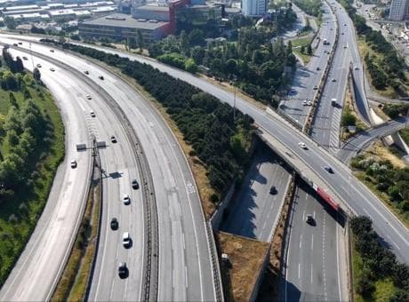 Kurban Bayramı’nda İstanbul bomboş kaldı! TEM Otoyolu ve Mahmutbey mevkiindeki sakinlik