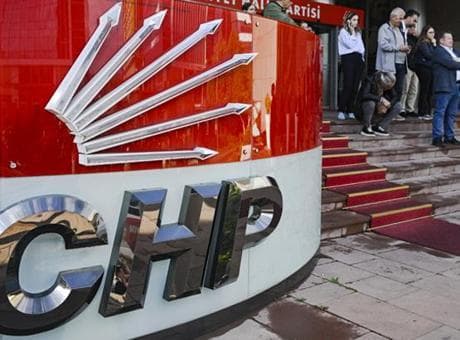 CHP’de kurultay kavgası