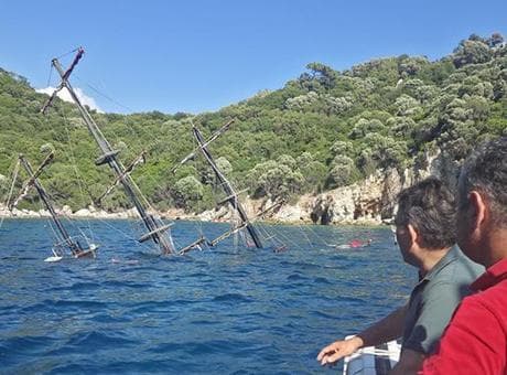 Marmaris'te tur teknesi battı! Yolcular tahliye edildi