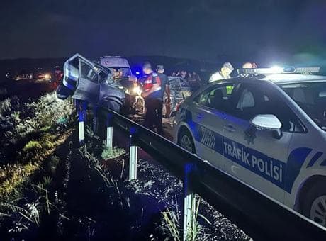Mersin'de zincirleme kaza! 1 kişi öldü, aynı aileden 3 kişi ise yaşam savaşı veriyor