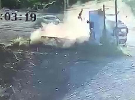 Tekirdağ'da korkunç kaza! Midibüsün çarptığı kamyonet takla attı: 1 ölü, 8 yaralı