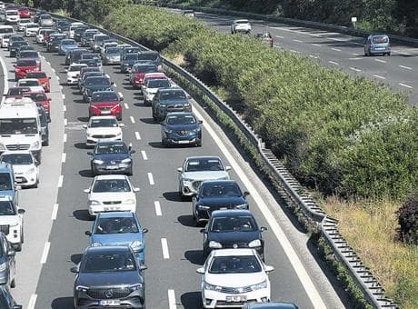 Bayram dönüşü uzun kuyruklar oluştu: Tersine göç başladı