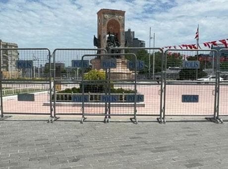 İstanbul'da bazı yollar trafiğe kapatıldı