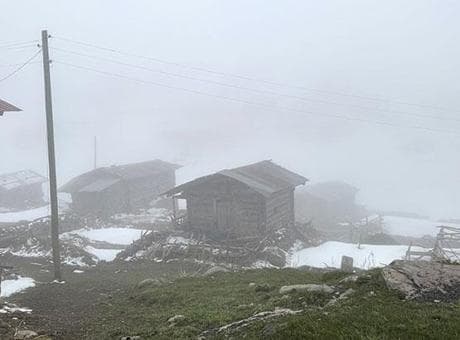 Ardahan'ın yüksek kesimlerinde kar etkili oldu