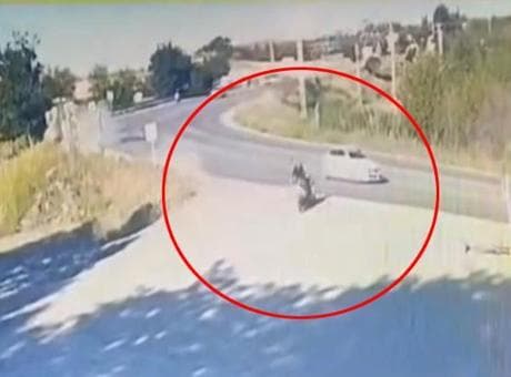 Adıyaman'da korkunç kaza! Bariyerlere çarpan motosikletli hayatını kaybetti