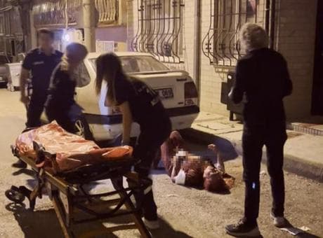 Gece yarısı cinnet getirdi; önce annesini ardından kendini bıçakladı