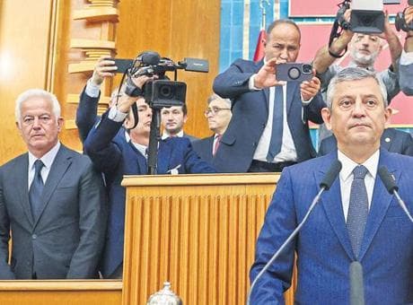 Kılıçdaroğlu’nun itirazına rağmen TBMM’de CHP grubu toplandı: