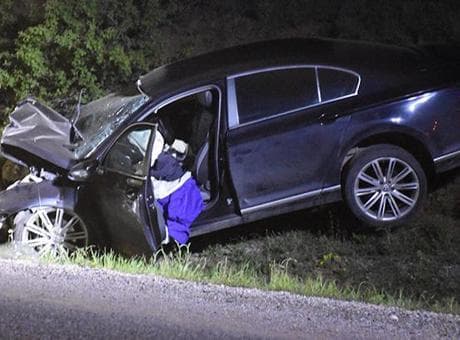 Sivas'ta hafif ticari araç ile otomobil çarpıştı! 3 ölü, 2 yaralı