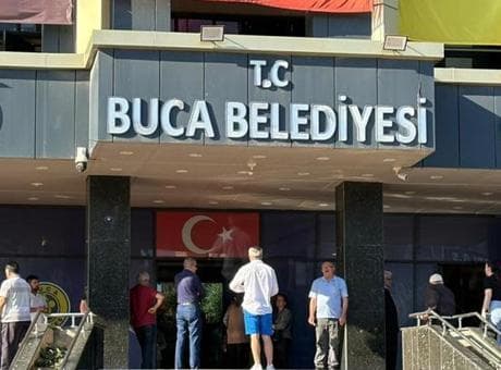 Buca Belediyesi 'yolsuzluk' soruşturmasında 54 şüpheli adliyeye sevk edildi