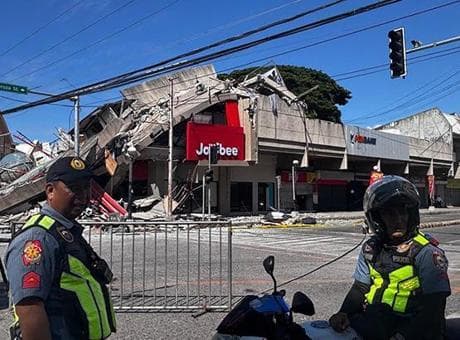 Filipinler'de 7.8 şiddetinde deprem! Tsunami uyarısı verildi: Sıcak görüntüler