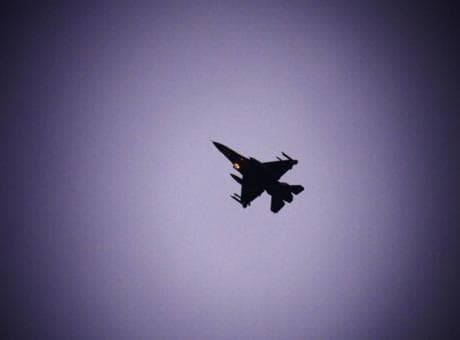 NATO uçakları acil koduyla havalandı! Sınırı geçen İHA düşürüldü