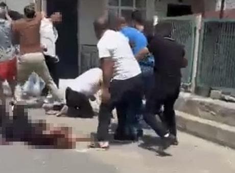 Eşini 15 yerinden bıçaklayarak öldüren caninin ifadesi: Çocuğumla göz göze gelince durdum