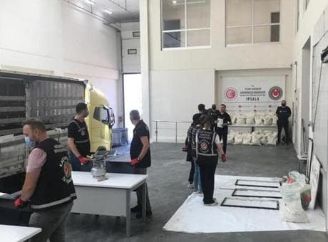 Edirne'de tırda tam 1,5 ton uyuşturucu ele geçirildi