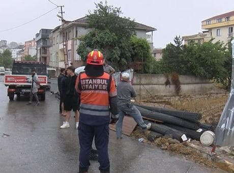 Sancaktepe'de toprak kayması! Çevredeki binalarda inceleme yapılacak