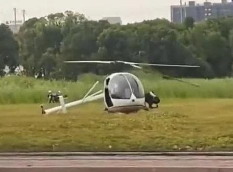 Acil iniş yapan helikopter kontrolden çıktı! Yaralılar var