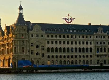 Haydarpaşa'da iskeleler kalktı, tarihi cephe gün yüzüne çıktı