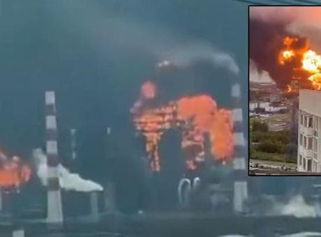 Rusya'nın kalbinde petrol rafinerisi vuruldu! Bölgeden dumanlar yükseliyor: Sıcak görüntü
