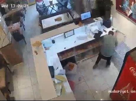 Hakkari'de korku dolu anlar! Gaz sıkışmasıyla gelen patlamayla ortalık savaş alanına döndü