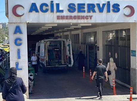 Şanlıurfa'da feci kaza! Çekicinin çarptığı otomobil şarampole uçtu: 1 ölü, 2 yaralı