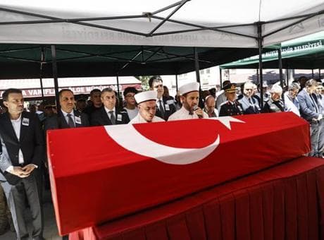 Şehit Piyade Astsubay Kıdemli Başçavuş Şahin'in cenazesi Mersin'de defnedildi