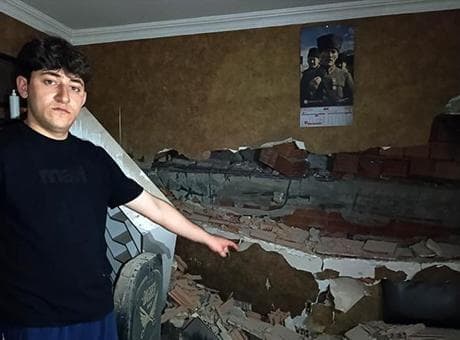 Afyonkarahisar'da yıkım kabusa döndü! Tonlarca moloz iş hanının üzerine çöktü