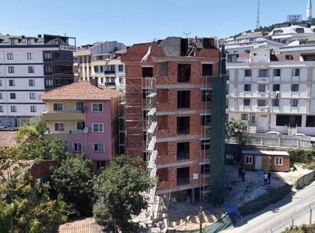 Çekmeköy'deki 'eğri bina' iddiasında gerçek ortaya çıktı! Belediye Başkanı yerinde inceledi
