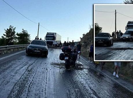 Yola akan mazot faciayı beraberinde getirdi! Zincirleme kazada 4 araç birbirine girdi