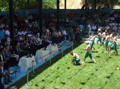 Kahramanmaraş'ta olaylı güreş festivali! Jandarma müdahale etti