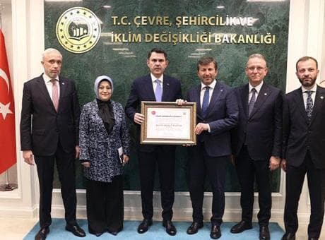 Bakan Kurum'a Pazarlar Belediyesince 'fahri hemşehrilik beratı' verildi