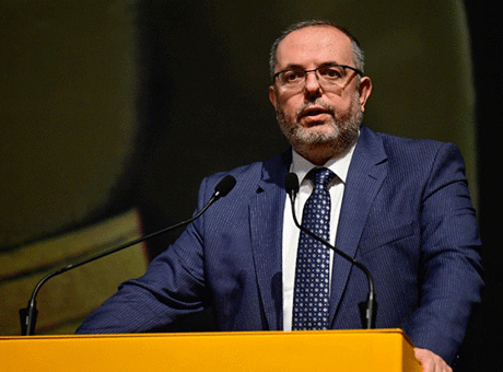 Prof. Dr. Erhan Afyoncu yaklaşmakta olan büyük tehlikeyi açıkladı: 'Türkler için savaştan bile önemli bir tehdit'