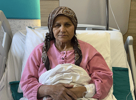 Menisküs ameliyatından korktu, bacağına sardığı ot hayatını kabusa çevirdi! Bacaklarını yaktı