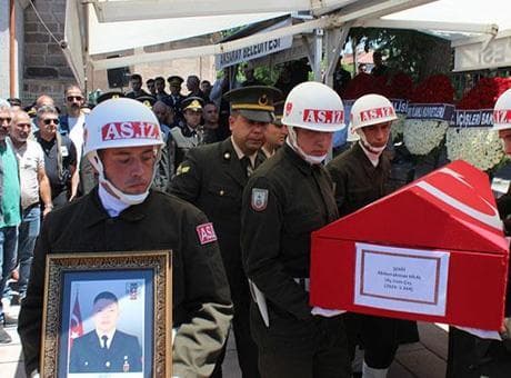 Kaza şehidi uzman çavuş Abdurrahman Hilal'e veda