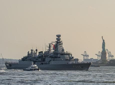 ABD'de Türk rüzgarı! TCG Oruçreis New York Limanı'na demirledi