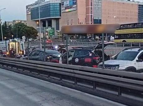 Beylikdüzü'nde zincirleme kaza! 1 yaralı