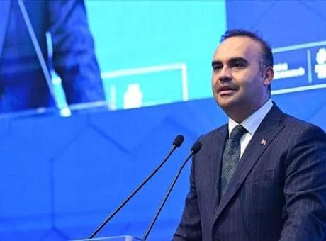 Bakan Kacır: Savunma sanayimizin ölçeğinin daha da büyümesini amaçlıyoruz