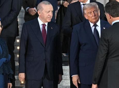 NATO Zirvesi'nde ilk gün sona erdi! Trump, konaklayacağı otele giriş yaptı