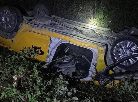 Düzce'de şarampole devrilen taksinin sürücüsü yaralandı