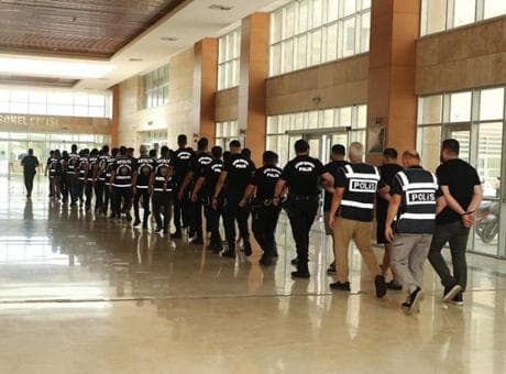 2 ilde eş zamanlı ‘Son Durak’ fuhuş operasyonu: 35 kadın kurtarıldı, 14 şüpheli tutuklandı