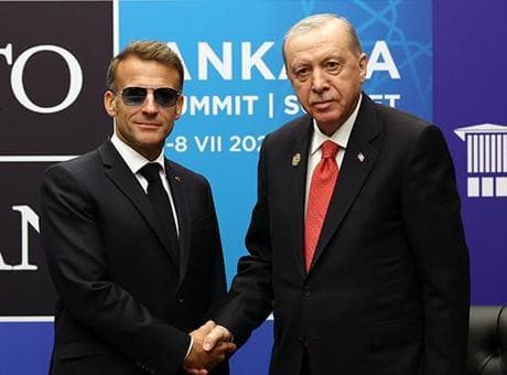 Son dakika... Erdoğan ile Macron bir araya geldi