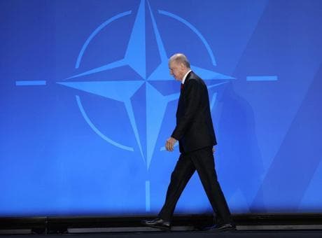 Cumhurbaşkanı Erdoğan'dan NATO Zirvesi'nde yoğun diplomasi! Trump, Macron, Merz ve birçok liderle görüştü
