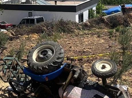 Kilis'te devrilen traktörün sürücüsü öldü